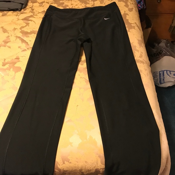 Nike DriFit Women's Slim Fit Yoga Pants - M - Picture 1 of 5
